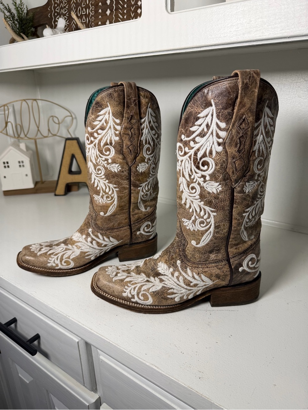Corral Womens 7.5M Brown White Embroidered Cowboy Boots Western Floral Leather